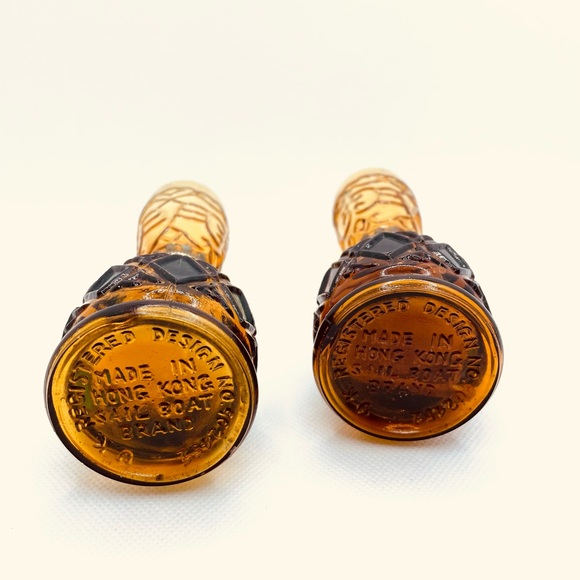 Pair of Miniature Amber Glass Oil Lamp Hong Kong Sail Boat Brand, Vintage - Picture 6 of 7
